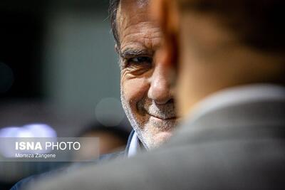 دو رفتار سیاسی نادر | مسعود پزشکیان تبعات تحریم را می‌شناسد اما وزیر خارجه‌ دنبال شمردن نعمت‌های تحریم است