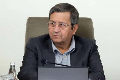 همتی: درباره قیمت ارز اجازه بدهید صحبت نکنم/ برای نرخ ارز، کانال یا دالانی تعیین می‌شود که بر اساس روند اقتصاد حرکت کرده و ثبات را بازگرداند/ مسئول نرخ گذاری ارز نباید بانک مرکزی باشد/ همه شرکت‌ها موظف به بازگرداندن ارز صادراتی هستند؛ حتما این موضوع پیگیری می‌شود/ شبکه مویرگی‌ صرافی‌ها را احیا می‌کنم