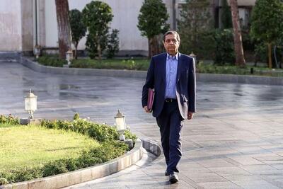 همتی رسماً رئیس بانک مرکزی شد