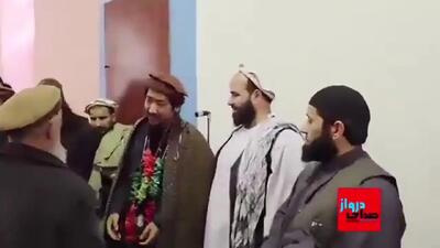  مسلمان شدن یک چینی در حضور فرمانده طالبان