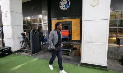 تصویر؛ گشت و گذار سیدورف در دبی با اسطوره قرمزها