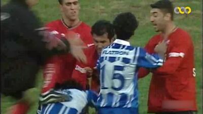 درگیری جنجالی محمد نوازی با استیلی و پرواز مهدی تارتار با لگد