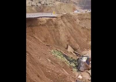 سقوط کامیون به دره + ویدئو | تصاویر هولناک از رانش زمین در ایذه