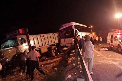  8 مجروح؛ دستاورد حادثه رانندگی در محور سربیشه - نهبندان