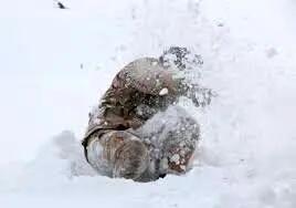 واکنش عضو کمیسیون امنیت ملی به شهادت یک مرزبان به دلیل سرمازدگی/ تجهیزات لازم برای این شرایط پیش‌بینی و تهیه شده؛ علت حادثه را پیگیری می‌کنیم