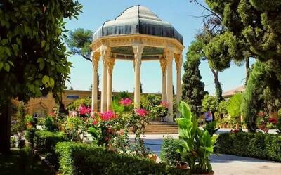  زندگینامه حافظ شیرازی برگرفته از اشعار حافظ+ تحقیق دانش آموزی کامل برای همه مقاطع تحصیلی