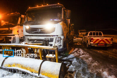 جاده ششتمد بردسکن بر اثر بارش برف و کولاک مسدود شد