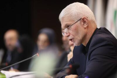 اسبقیان: رفتارهای مدیریتی تاج شایسته تقدیر است/ امروز زمان تضعیف تیم ملی فوتبال نیست