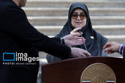 مهاجرانی: دولت افزایش حقوق کارکنان را به نظر مجلس نزدیک می‌کند