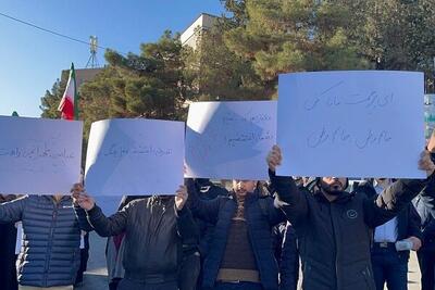  پوستر معیشتی بهانه بود، تجمعات به شعارهای رادیکال کشیده شد / لیدری بخشی از اعتراضات در دست افراد غیردانشجو
