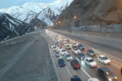 وضعیت جاده‌ها| ترافیک سنگین در چالوس و ۳ آزادراه/ انسداد ۲۰ محور شریانی و غیر شریانی