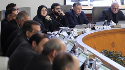  رییس اتاق ایران در نشست هیئت دولت بر ماهیت غیرسیاسی مطالبات فعالان اقتصادی بخش خصوصی تاکید کرد