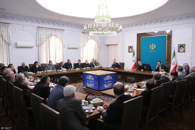  برای اولین بار نماینده اصناف در جلسه هیئت دولت حضور یافت/ وعده رئیس‌جمهور در کمتر از ۲۴ ساعت عملی شد + فیلم