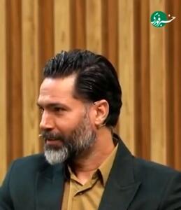 امیرحسین صادقی: روحانی بابت صعود به جام جهانی دو متر پارچه چادری داد