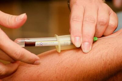 نوجوانی که با خونش را خورد و مسموم شد