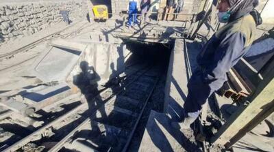 محبوس شدن ۲۴ کارگر در ریزش معدن بافق؛ ۱۸ نفر نجات یافتند - مردم سالاری آنلاین