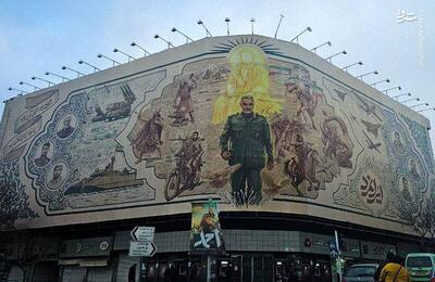 عکس/ رونمایی از جدیدترین دیوارنگاره میدان انقلاب