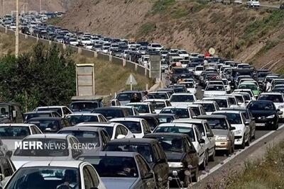 ترافیک سنگین در چالوس و آزاداره تهران-شمال؛ انسداد ۱۳ محور شریانی