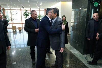 همتی بانک مرکزی را از فرزین تحویل گرفت + عکس