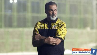 رضا مرتضی‌زاده سرمربی فولاد: چرا برای بازی با استقلال این همه فشار تحمل کنیم؟
