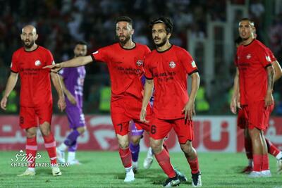 یک پرسپولیسی از تراکتور جدا شد - پارس فوتبال