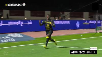 ویدیو: گل اول الاتحاد به نئوم توسط فرناندز - پارس فوتبال