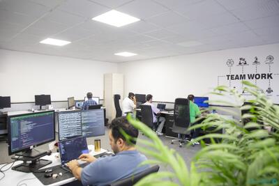 نوآوری به شرط تخلیه؛ کارخانه‌هایی که ساخته می‌شوند تا پس گرفته شوند - پیوست