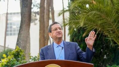 همتی: به مردم قول می‌دهم ثبات اقتصادی را فراهم کنیم