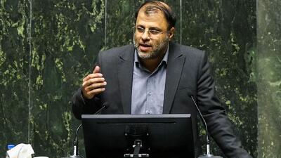 چرا اکبر طبری با۳۰ سال حبس آزاد است؟! / متهمان اصلی پرونده چای دبش فرار کرده‌اند