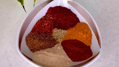  فیلم طرز تهیه ادویه مرغ خونگی