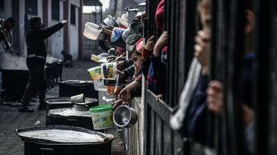 اسرائیل ده‌ها سازمان امدادرسان را از فعالیت در غزه منع می‌کند؛ هشدار ۱۰ کشور درباره تشدید رنج انسانی