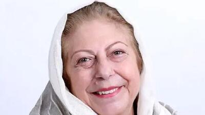  عکس حاطره انگیز / «ثریا قاسمی» در جوانی در آغوش مادرش «حمیده خیرآبادی» / مادر و دختر زیبا در شمال
