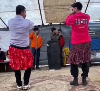 آواز محلی؛ دایی و خواهرزاده چه میکنن پوتین به پا دامن تن کردن رقصیدن همه کشیدن کنار