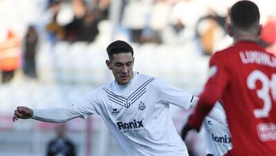 جزئیات شکایت استقلال و تراکتور از بازیکن ملوان