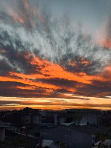 عکس |‌ آسمان زیبا و غروب سرخ رشت و لاهیجان