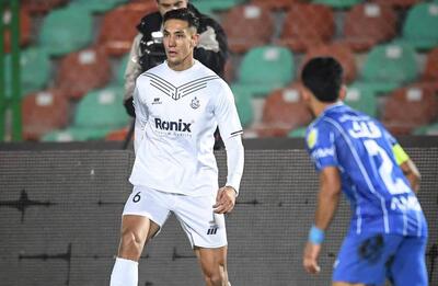 سینا خادم پور و رد تمام گمانه‌زنی‌ها درخصوص شکایت تراکتور و استقلال؛ اگر مشکلی بود، جلوی بازی کردن مرا می‌گرفتند!