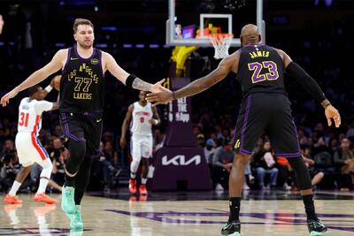 بسکتبال NBA | کیک تولد لبران زیر چرخ دیترویت له شد