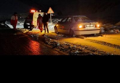 امدادرسانی به 200 مسافر گرفتار در برف و کولاک محور آزادشهر ـ شاهرود - تسنیم