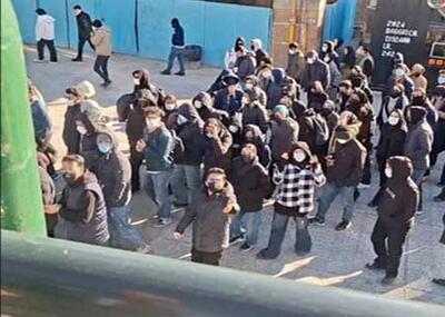 دانشگاه تهران:     تمامی دانشجویان بازداشتی     تجمع روز سه‌شنبه آزاد شدند