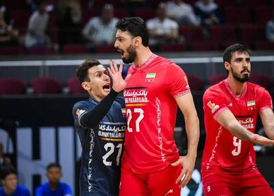 پوستر جالب قهرمان ایران: ستاره تیم ملی و پدرش