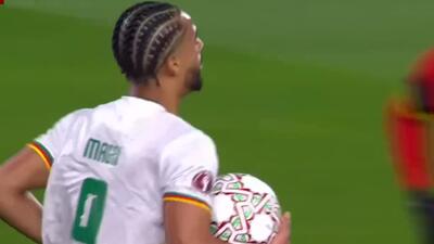 گل اول کامرون به موزامبیک (گل به خودی)