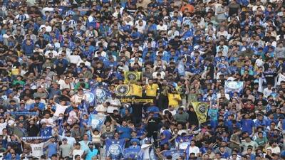 دیدار استقلال سپاهان با ۶۰ هزار تماشاگر