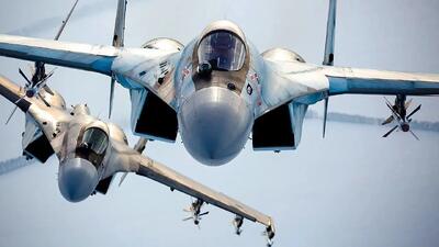 مانور جنگنده کبرا در آسمان تهران