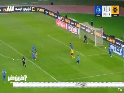 تیر دروازه آدان به لرزه درآمد