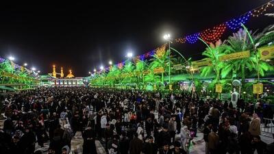  لحظه آغاز سال نو میلادی در حرم امام حسین(ع)