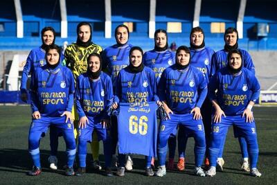 بریس طلایی نیلوفر؛ استقلال در یک‌قدمی لیگ برتر!