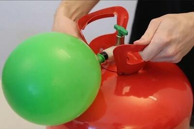 کشته شدن بادکنک فروش بر اثر انفجار کپسول اکسیژن در بغداد (فیلم)