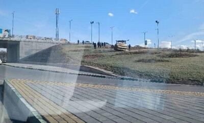  شهرداری اردبیل: با وزش تندباد، مجسمه شهید رئیسی به «کارگاه» منتقل شده است