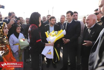  استخر سرپوشیده هندیجان پس از ۱۵ سال با حضور وزیر ورزش به بهره‌برداری رسید + عکس