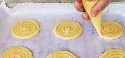  فقط با چند تا ماده ساده مهمونامو غافلگیر کردم / تا چای دم بکشه شیرینی آمادست !